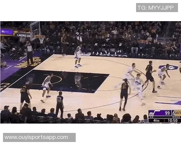 詹姆斯密切关注湖人动态路威建议他全力以赴争夺冠军