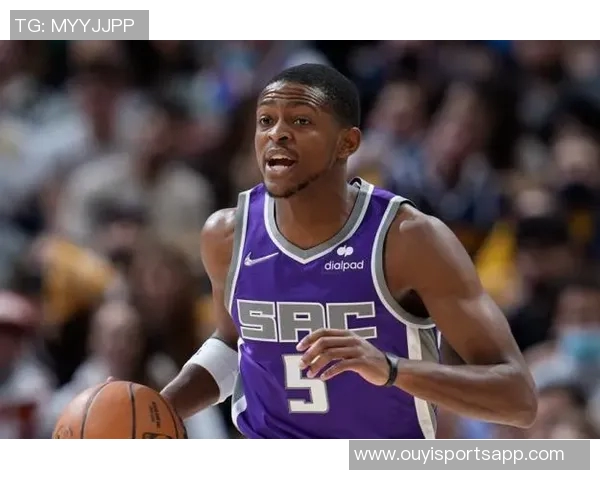 卡斯尔谈三后卫阵容福克斯哈珀球商高助球队发展